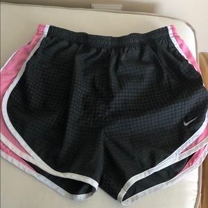 Nike Dri-Fit Shorts - Med